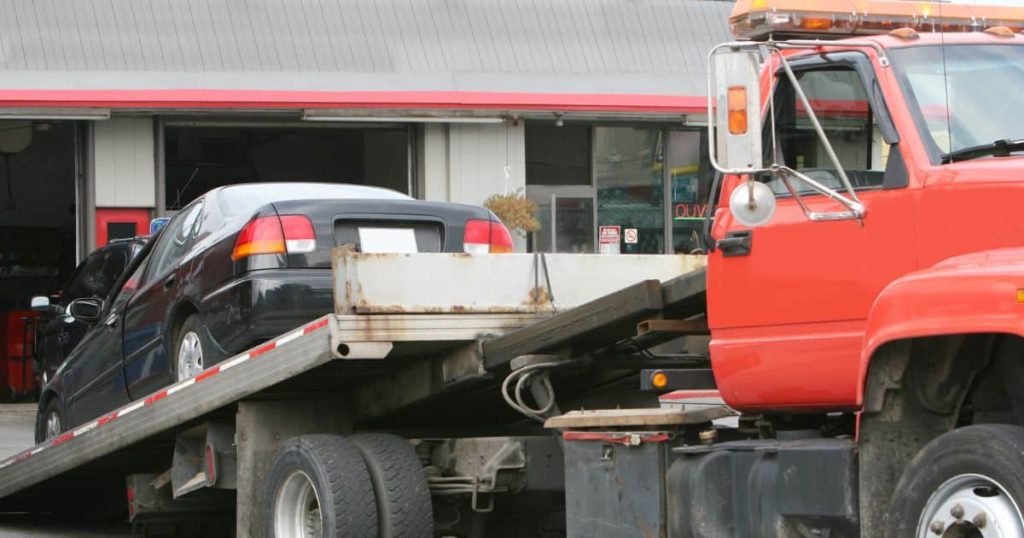 Experts tow truck in Newtownmountkennedy