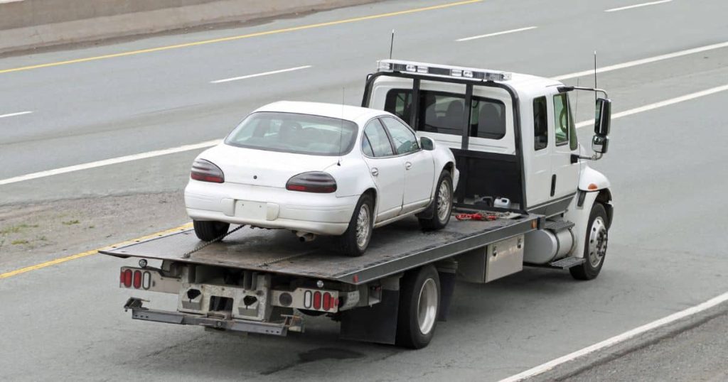 Experts towing in Crumlin