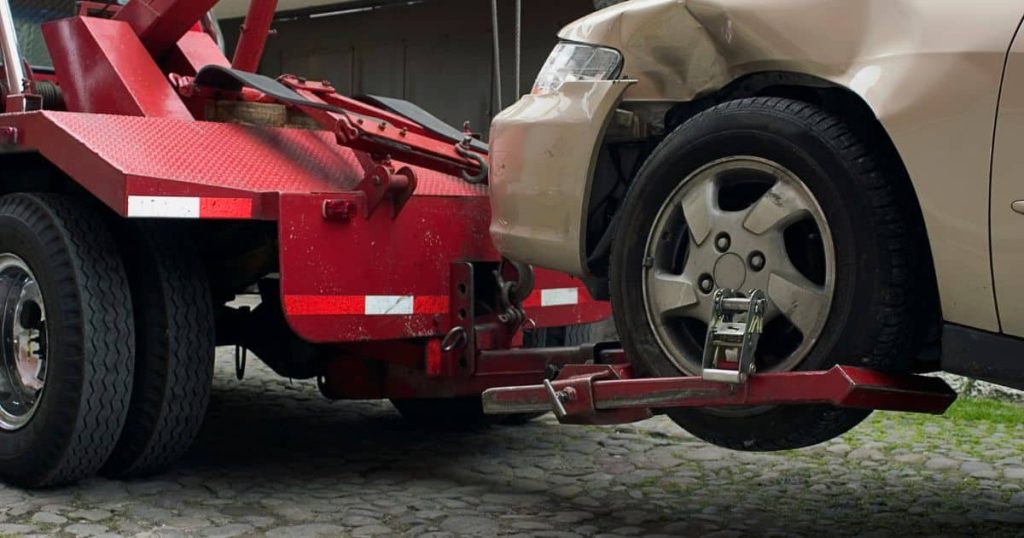 Experts towing in Lucan