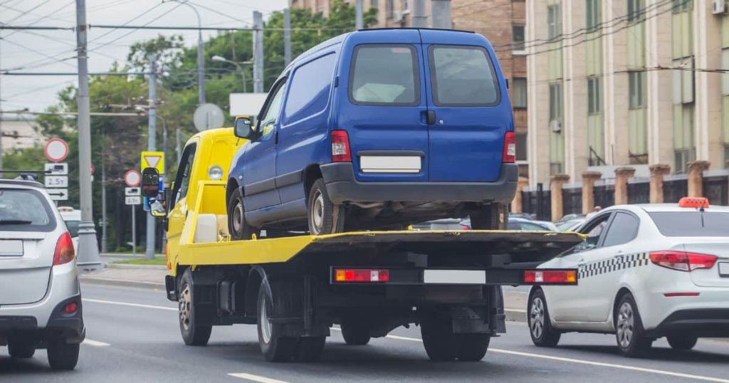 Experts towing in Sandymount