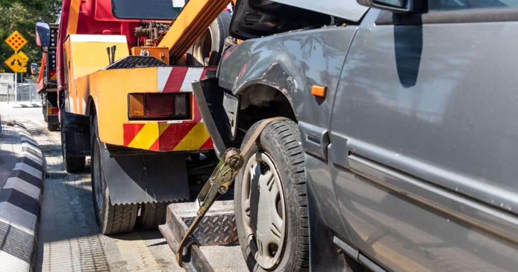 Experts towing in Stratford-on-Slaney